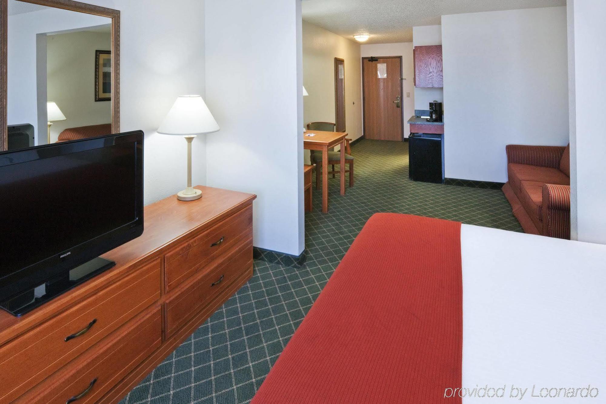 Holiday Inn Express Hotel & Suites Chickasha By Ihg Quarto foto